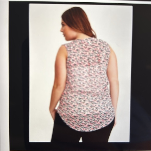 Torrid Heart sleeveless blouse Womens 3 pleated ruffles button down Top sheer - Picture 4 of 11